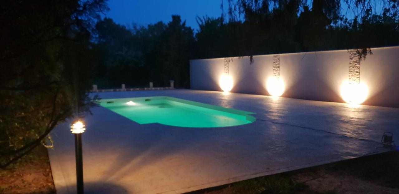 Mas Tareau La Syrah Bed & Breakfast Beaucaire  Exterior photo