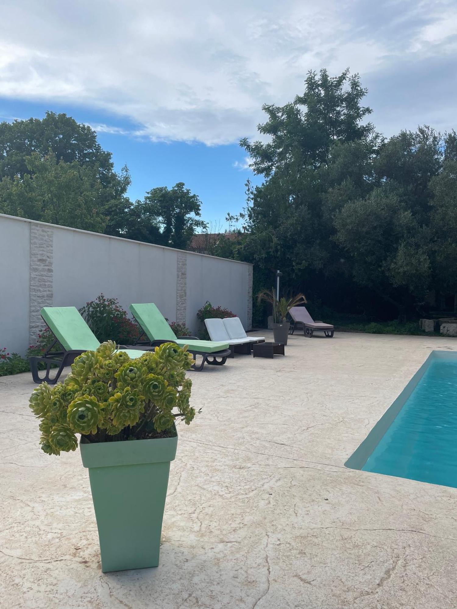 Mas Tareau La Syrah Bed & Breakfast Beaucaire  Exterior photo